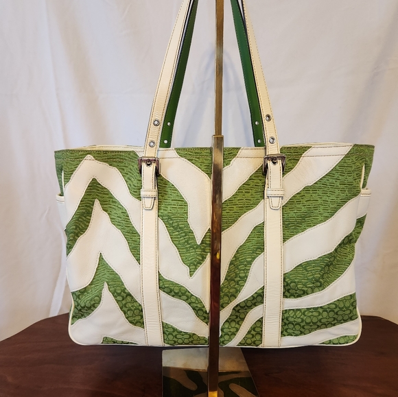 Coach green canvas & white leather zebra tote - Picture 2 of 12